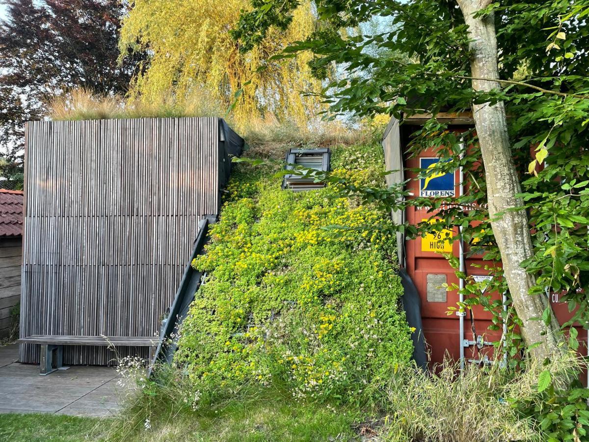 Tiny-House Van Zeecontainers Bij Het Bos Oranjewoud Exterior photo